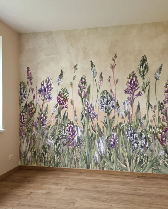 Botaniczna tapeta z wysokimi kwiatami