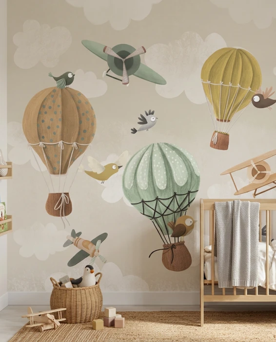 Tapeta do pokoju dziecka z balonami i samolotami – pastelowy mural z ptakami i chmurami