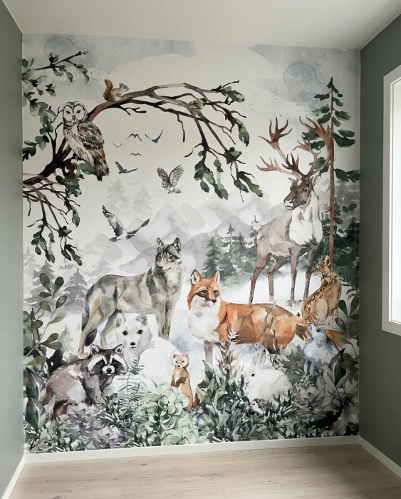 Tapeta las dla dzieci – mural z jeleniem, lisem, wilkiem, sową i innymi mieszkańcami lasu