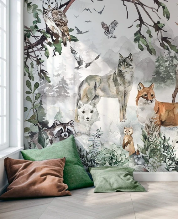 Tapeta z motywem lasu i zwierząt – akwarelowy mural ścienny w naturalnych zielonych i beżowych kolorach