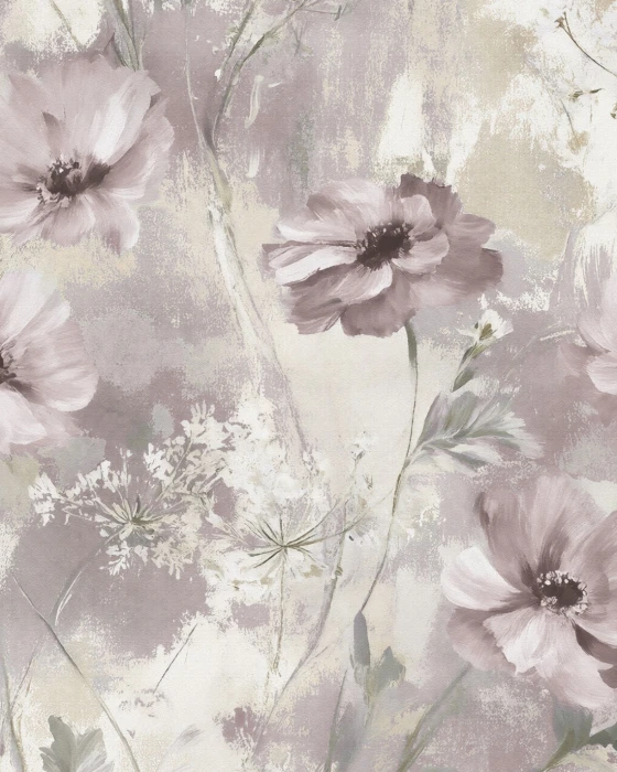 Detail der Tapete MAUVE mit gemalten rosa Blüten und feinen Pflanzendetails