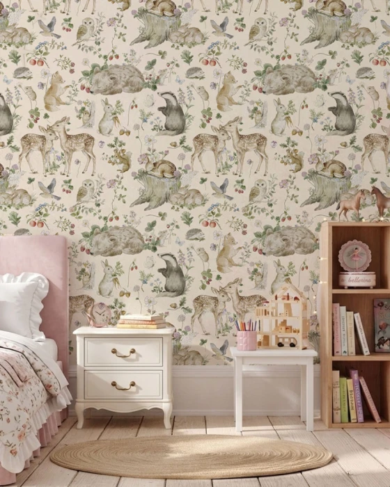 Tapeta w leśne zwierzęta WOODLAND STORY w pokoju dziewczynki