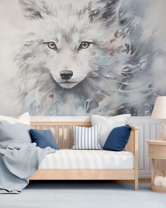 Tapeta z białym lisem – akwarelowy mural ścienny w jasnych błękitnych i szarych odcieniach