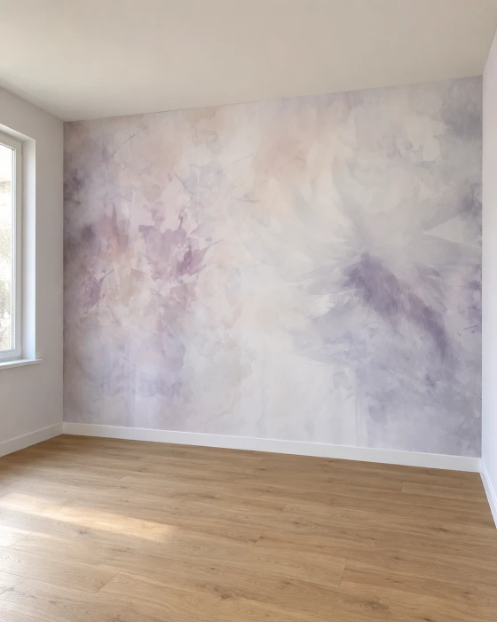 Nowoczesny mural abstrakcyjny – delikatna tapeta w odcieniach lawendy, szarości i kremu