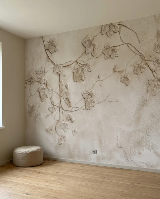 Mural ścienny z roślinnym motywem – reliefowe liście i gałązki w naturalnych odcieniach beżu