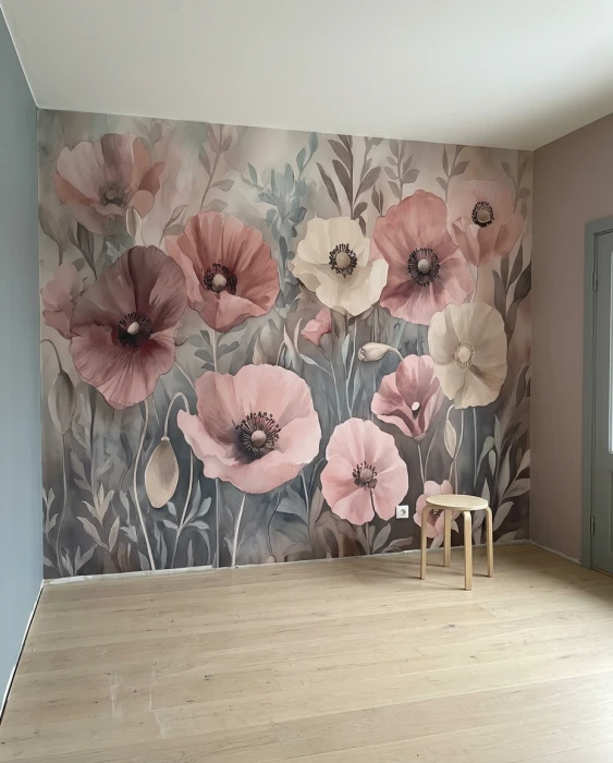 Tapeta z różowymi makami – romantyczny mural kwiatowy w akwarelowym stylu