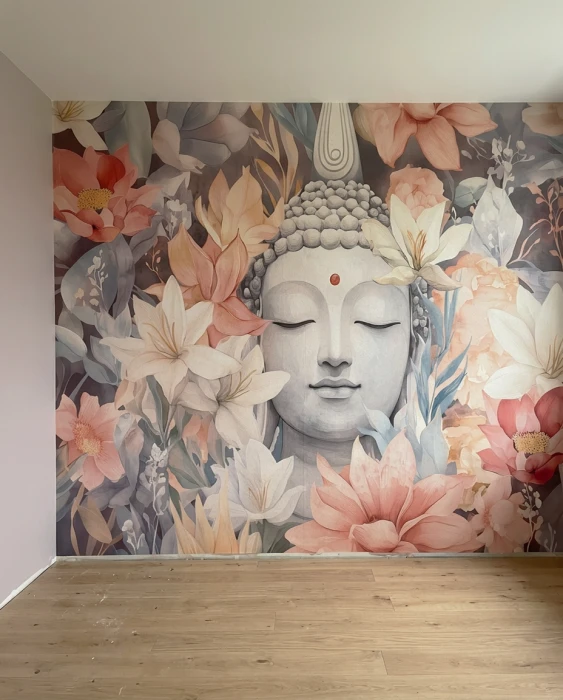 Kwiatowa tapeta z Buddą – dekoracyjny mural w odcieniach różu, beżu i szarości